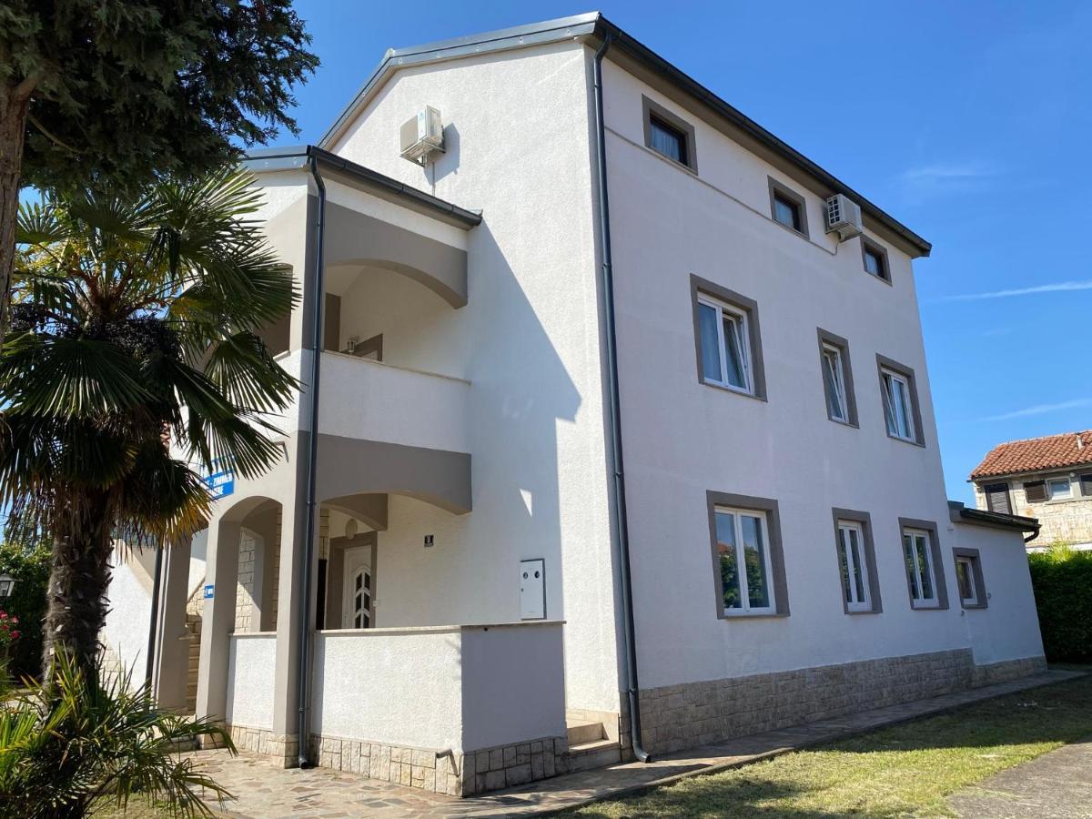 Apartments & Zimmer Jasmine Funtana Luaran gambar
